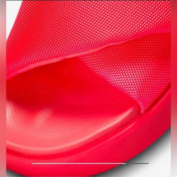 Women’s Size 12 Jordan slides - Picture 5 of 6